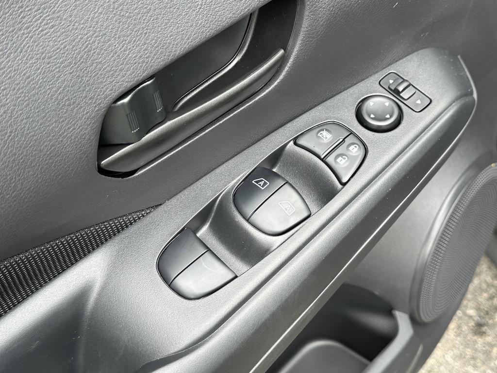 New 2025 Nissan Kicks Play S SUV