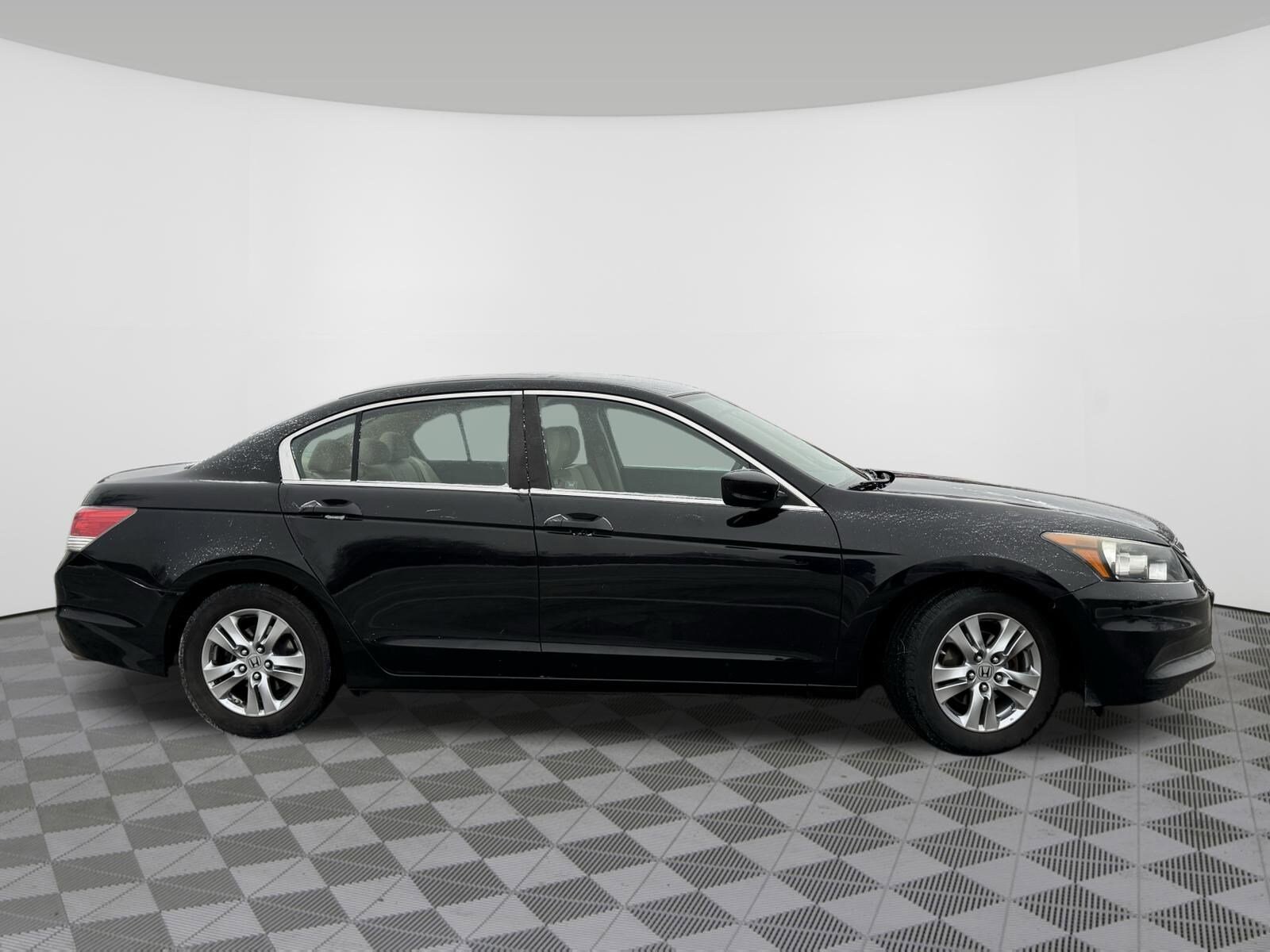 2011 Honda Accord SE photo 2