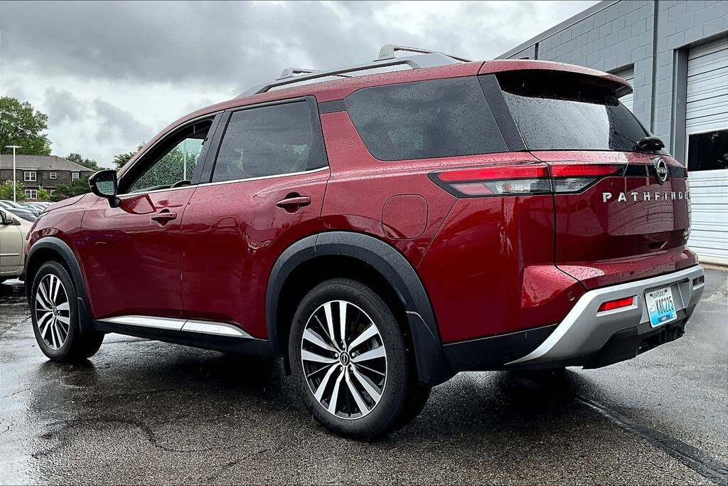 Used 2025 Nissan Pathfinder Platinum 4WD SUV