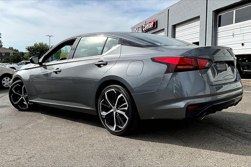 Used 2024 Nissan Altima 2.5 SR Sedan Sedan