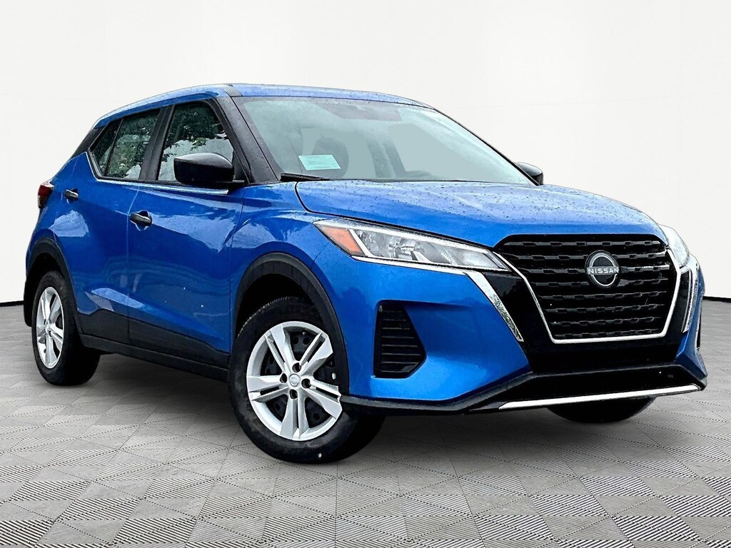 Used 2025 Nissan Kicks Play S FWD SUV
