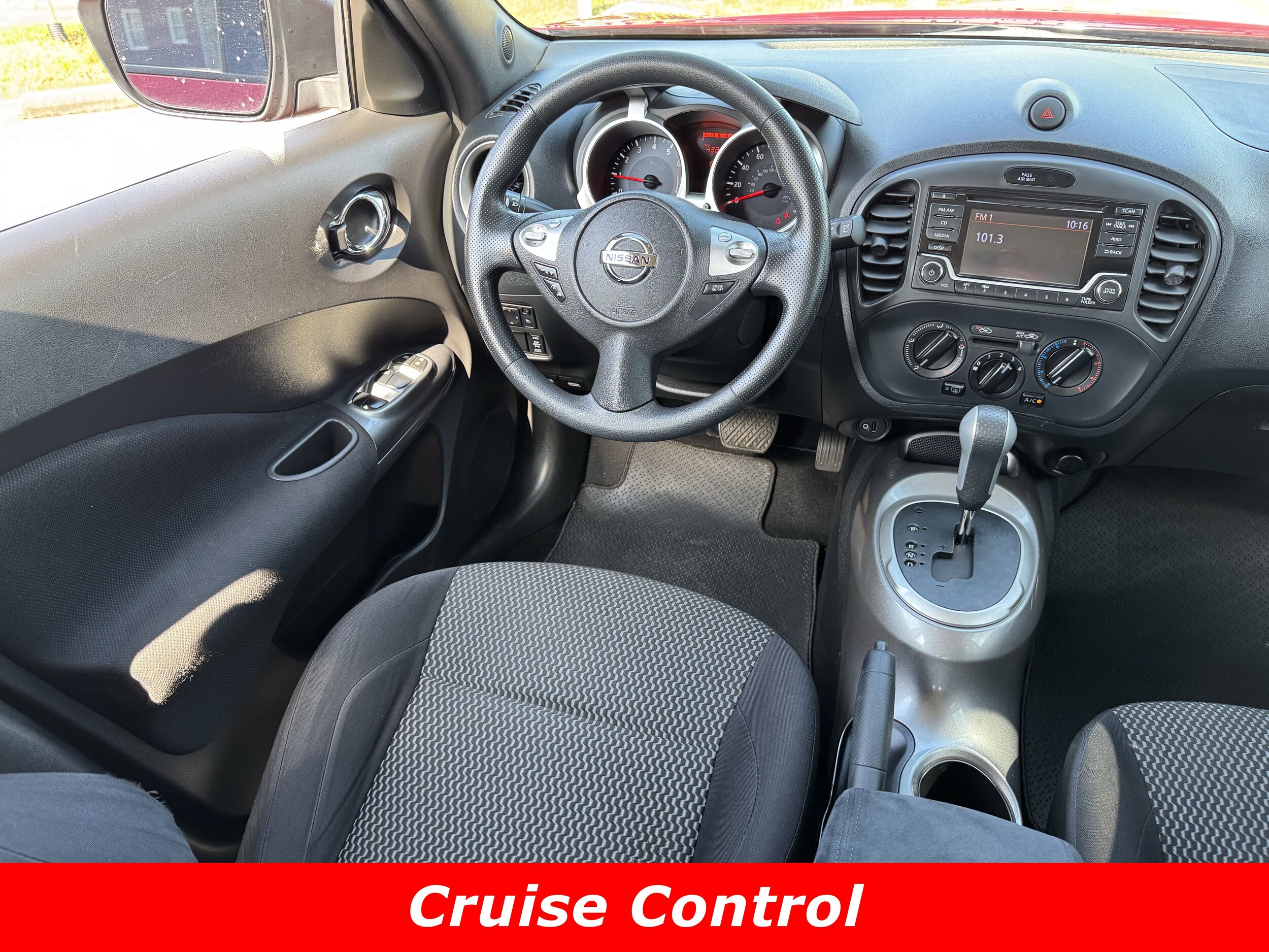 2016 Nissan Juke S photo 4