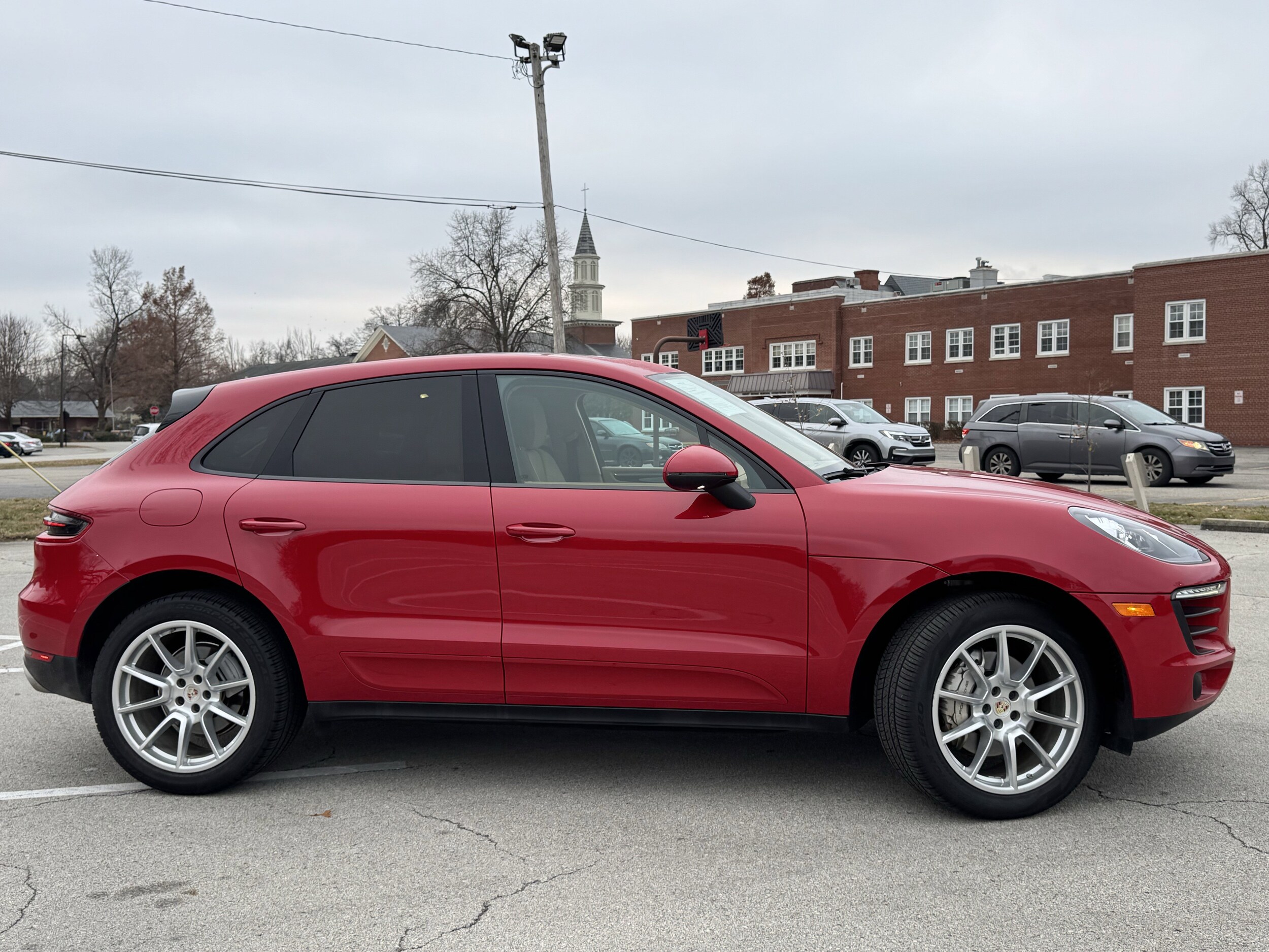 2017 Porsche Macan S photo 2