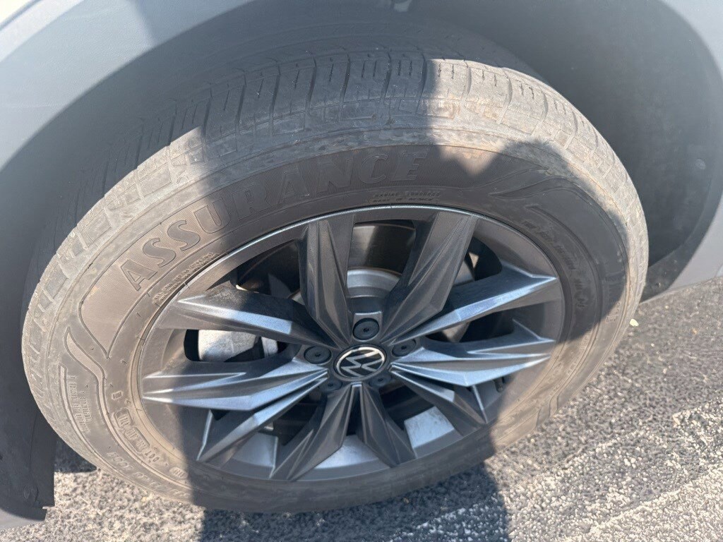 2022 Volkswagen Tiguan SE photo 4