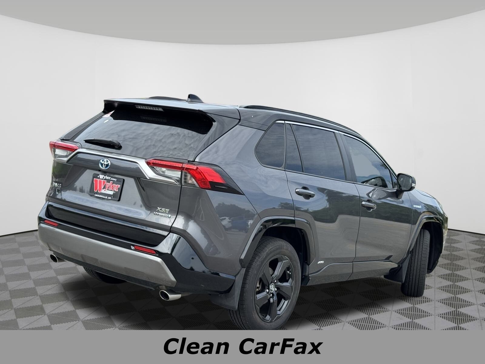 2019 Toyota RAV4 Hybrid XSE photo 3