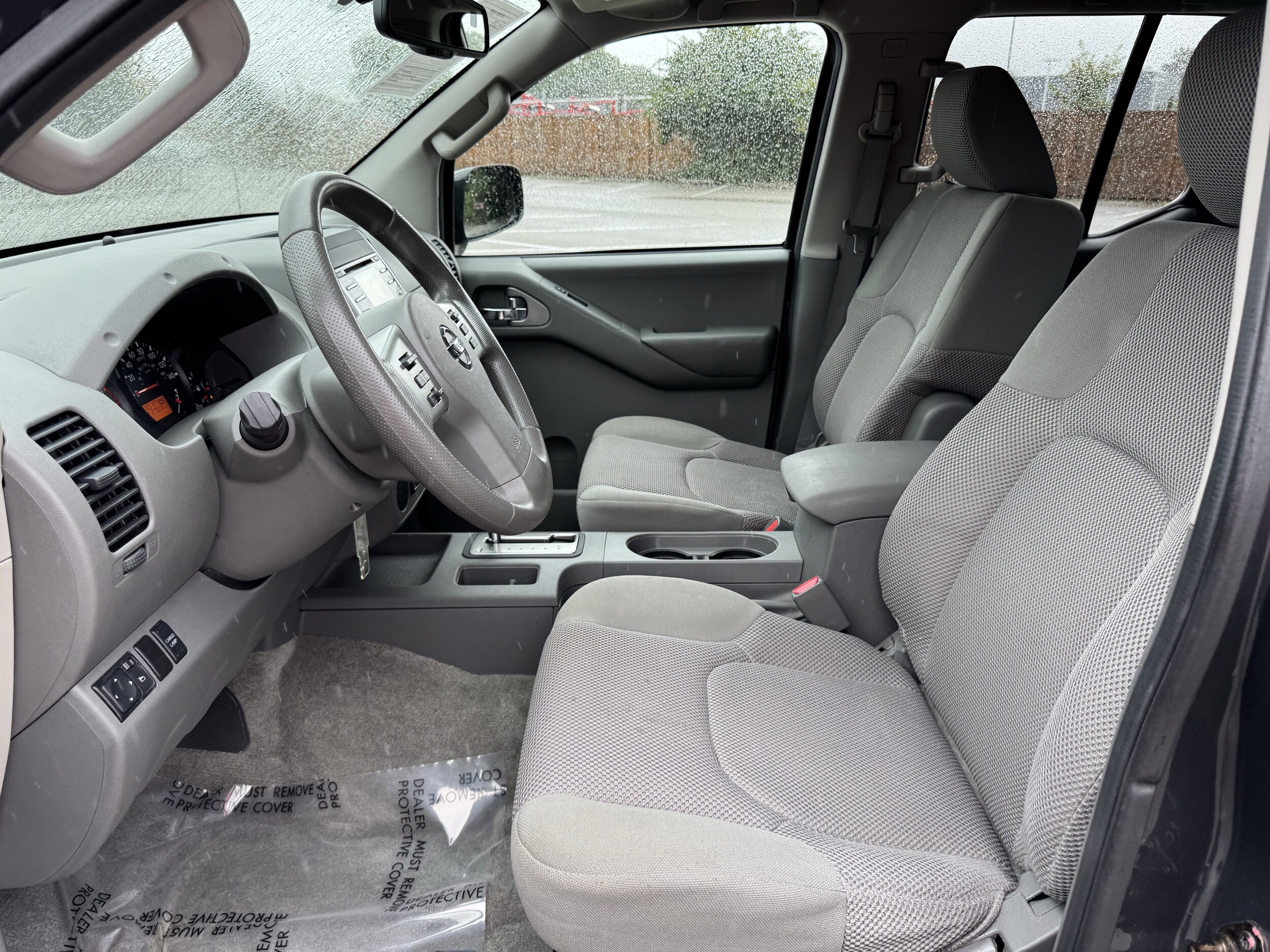 2014 Nissan Frontier Crew Cab SV photo 3