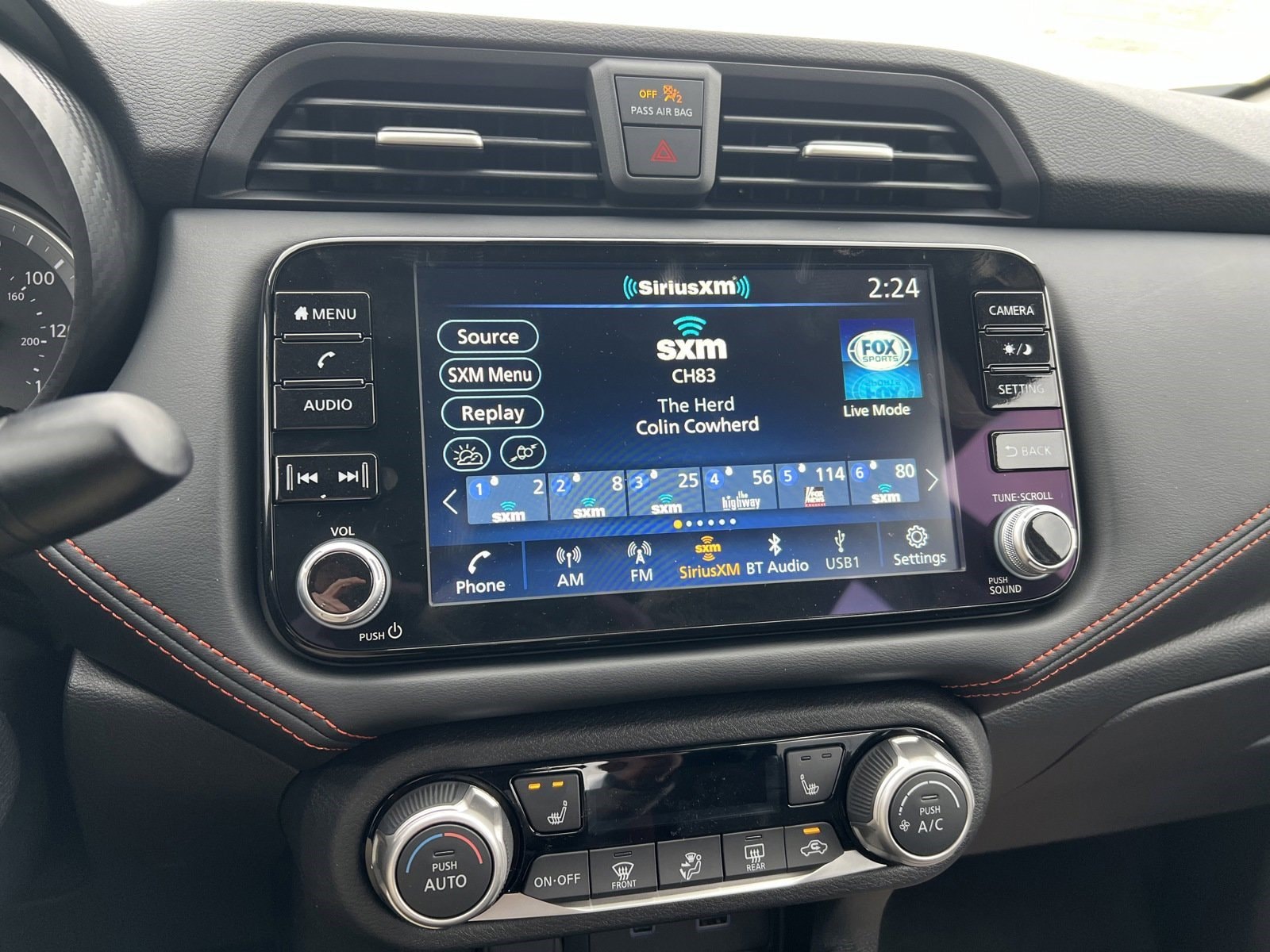 2025 Nissan Versa Sedan SR - Photo 21