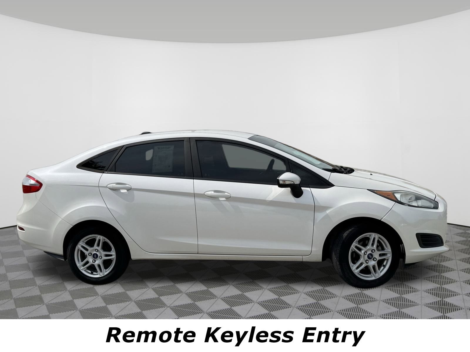 Used 2018 Ford Fiesta SE with VIN 3FADP4BJ1JM126253 for sale in Louisville, KY