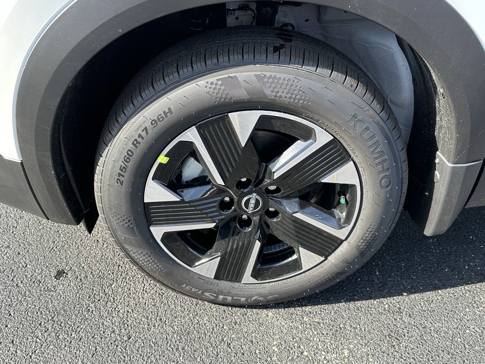 2025 Nissan Kicks SV AWD - Photo 14