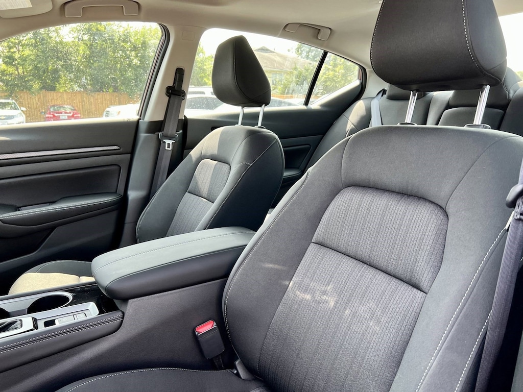 New 2025 Nissan Altima SV Sedan