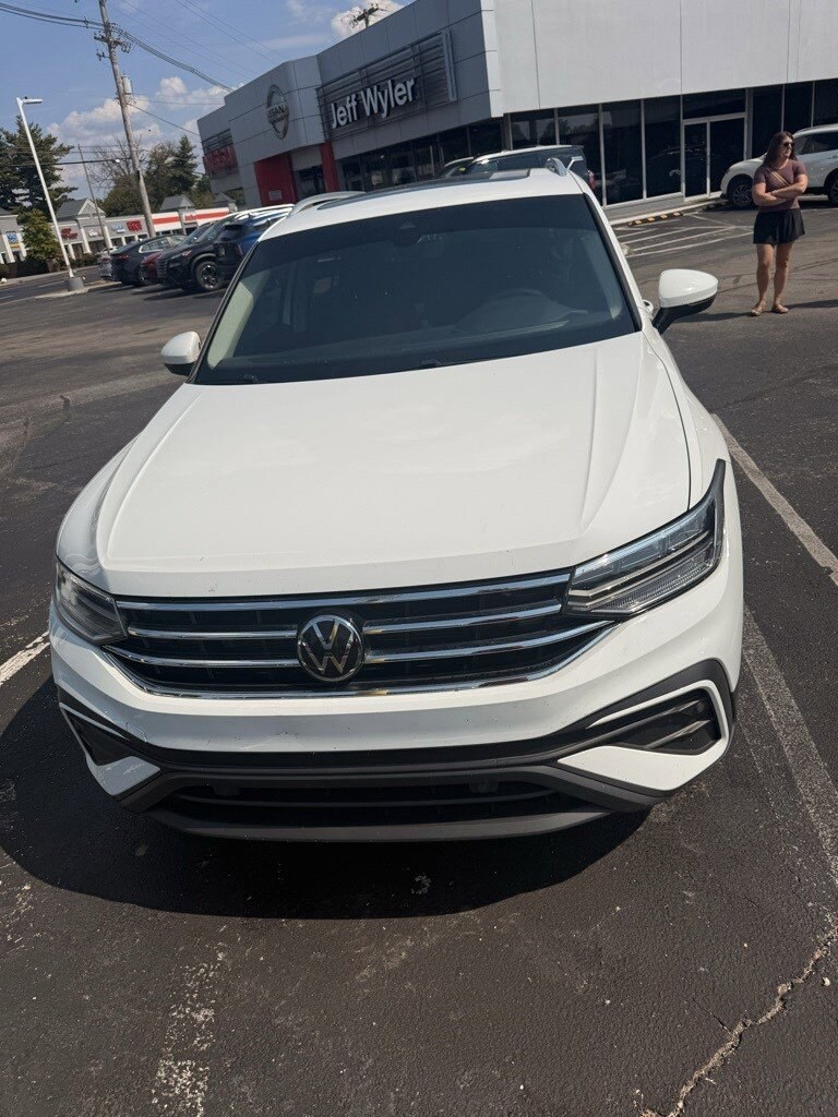 2022 Volkswagen Tiguan SE photo 3