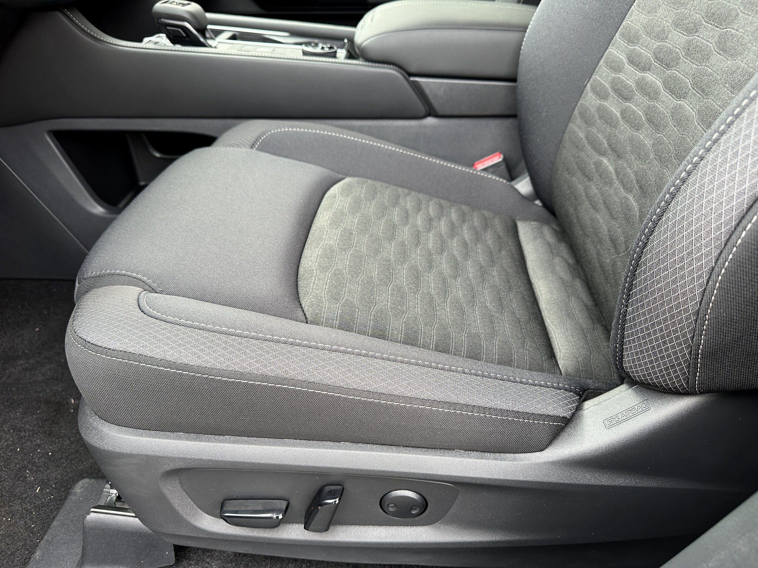 2026 Nissan Pathfinder SV - Photo 28