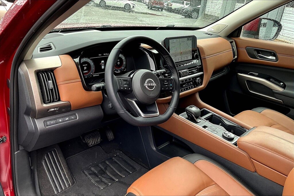 Used 2025 Nissan Pathfinder Platinum 4WD SUV