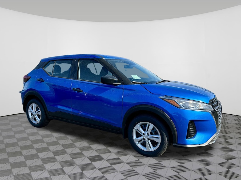 New 2025 Nissan Kicks Play S SUV