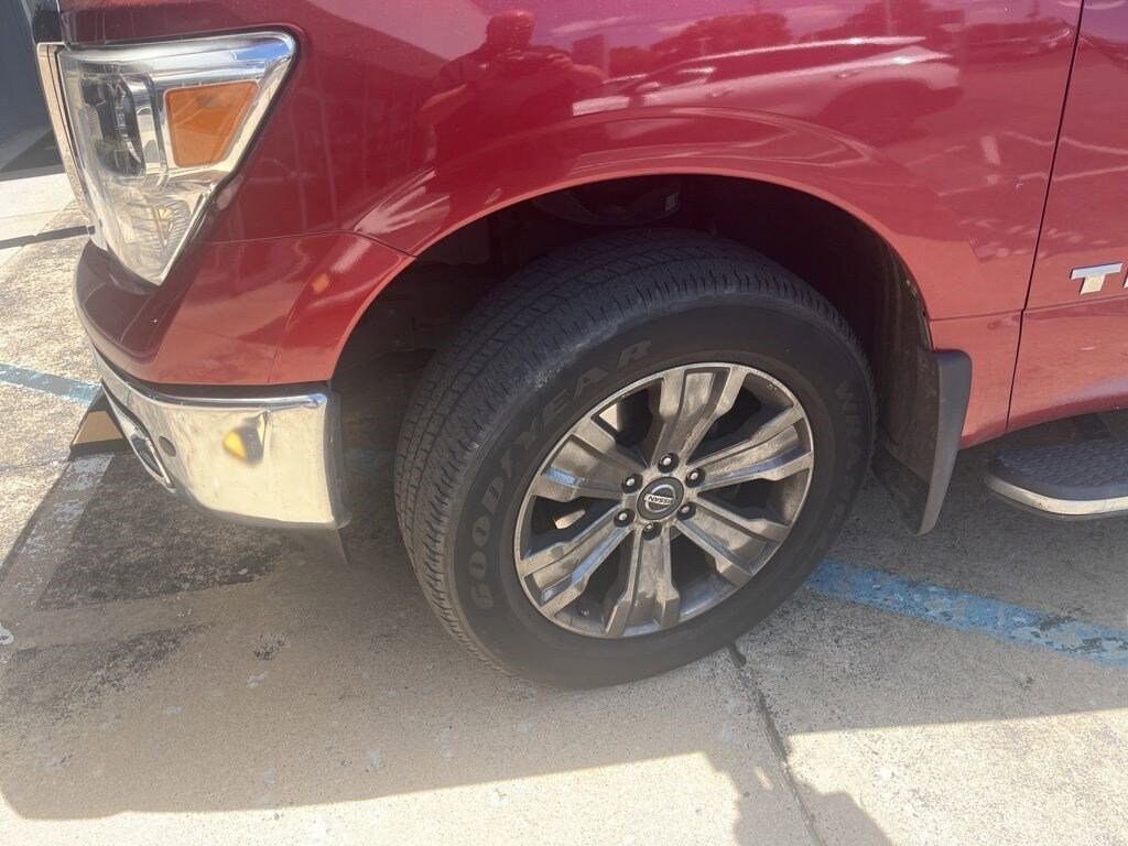Used 2019 Nissan Titan 4x4 Crew Cab SL Truck Crew Cab