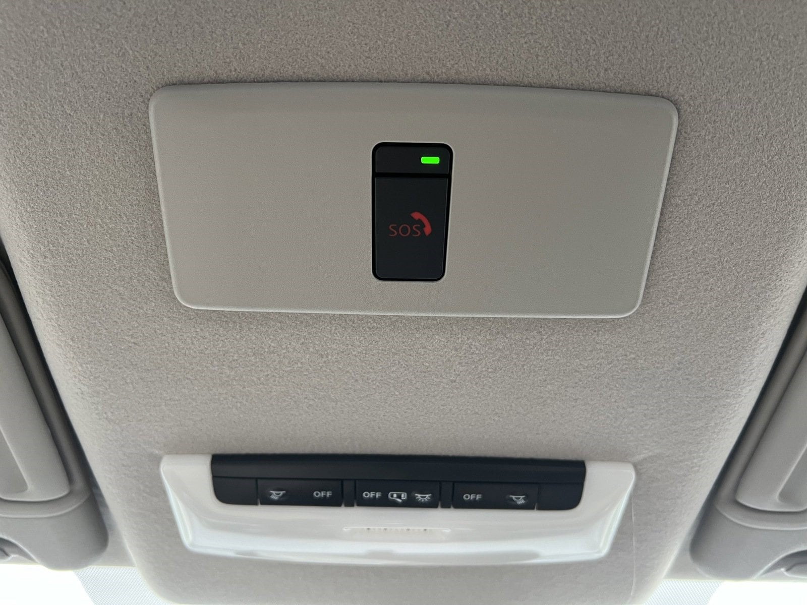 2025 Nissan Versa Sedan SR - Photo 27