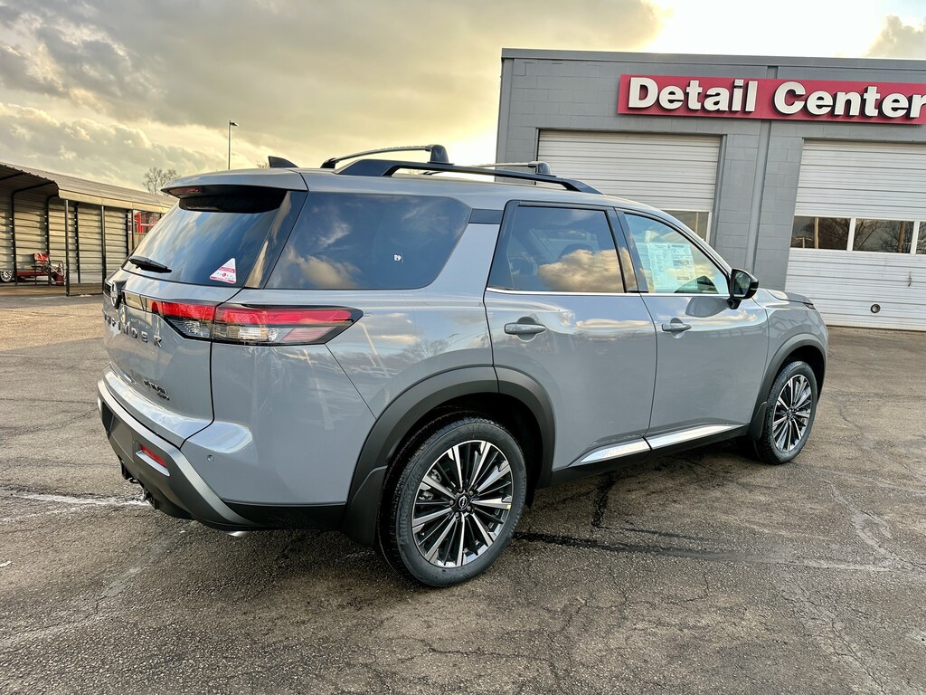 New 2026 Nissan Pathfinder Platinum SUV