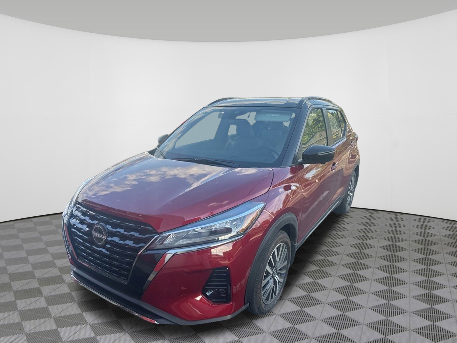2023 Nissan Kicks SR photo 2