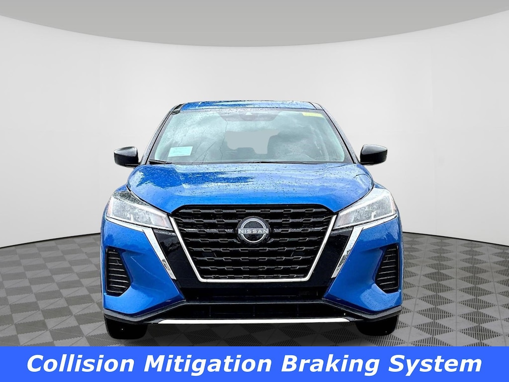 Used 2025 Nissan Kicks Play S FWD SUV