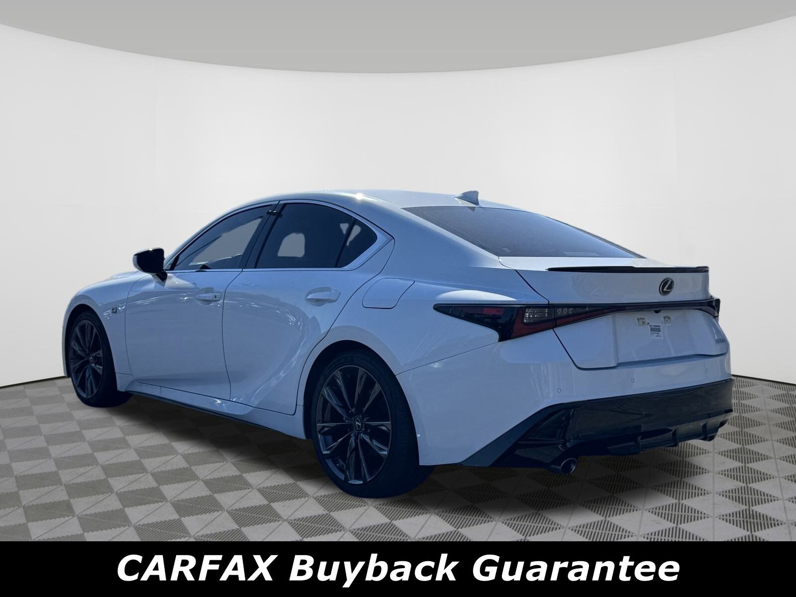 2022 Lexus IS 350 F SPORT photo 2