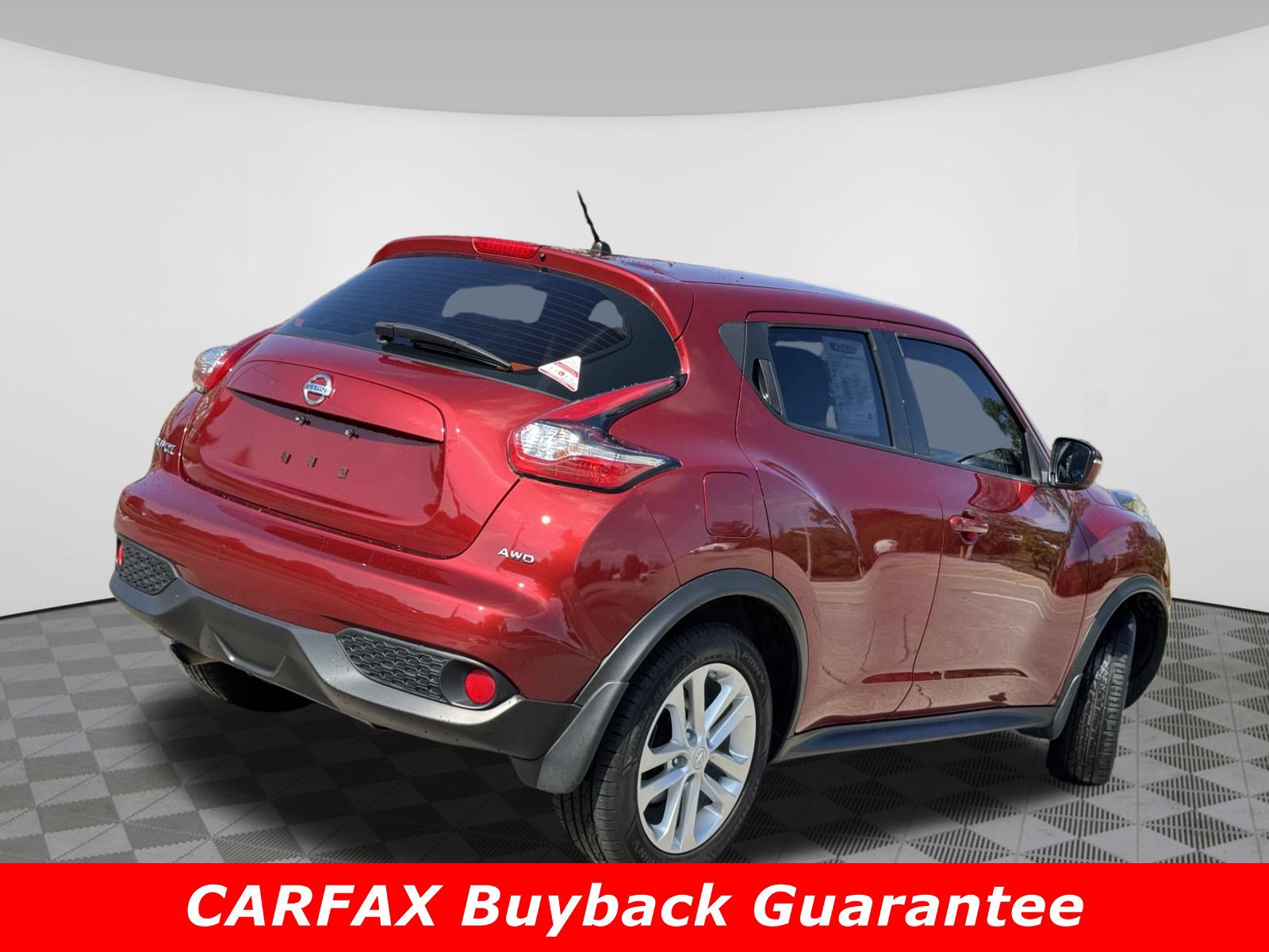 2016 Nissan Juke S photo 3