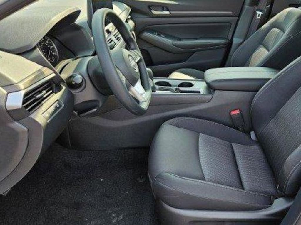 New 2025 Nissan Altima SV Sedan