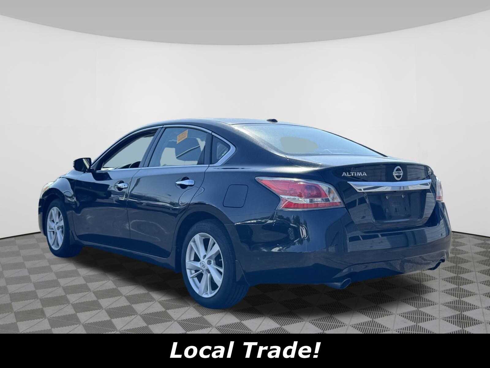 2015 Nissan Altima 2.5 SV photo 2