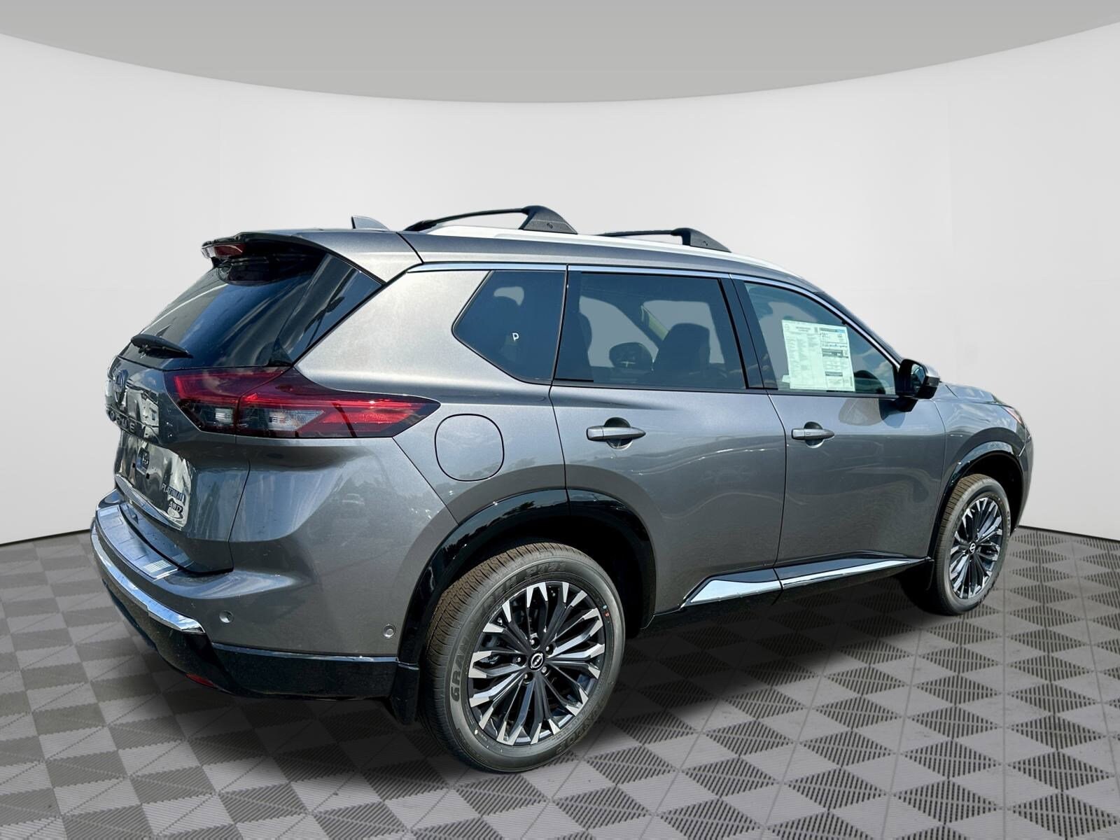 2026 Nissan Rogue Platinum photo 3