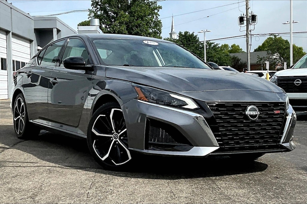 Used 2024 Nissan Altima 2.5 SR Sedan Sedan