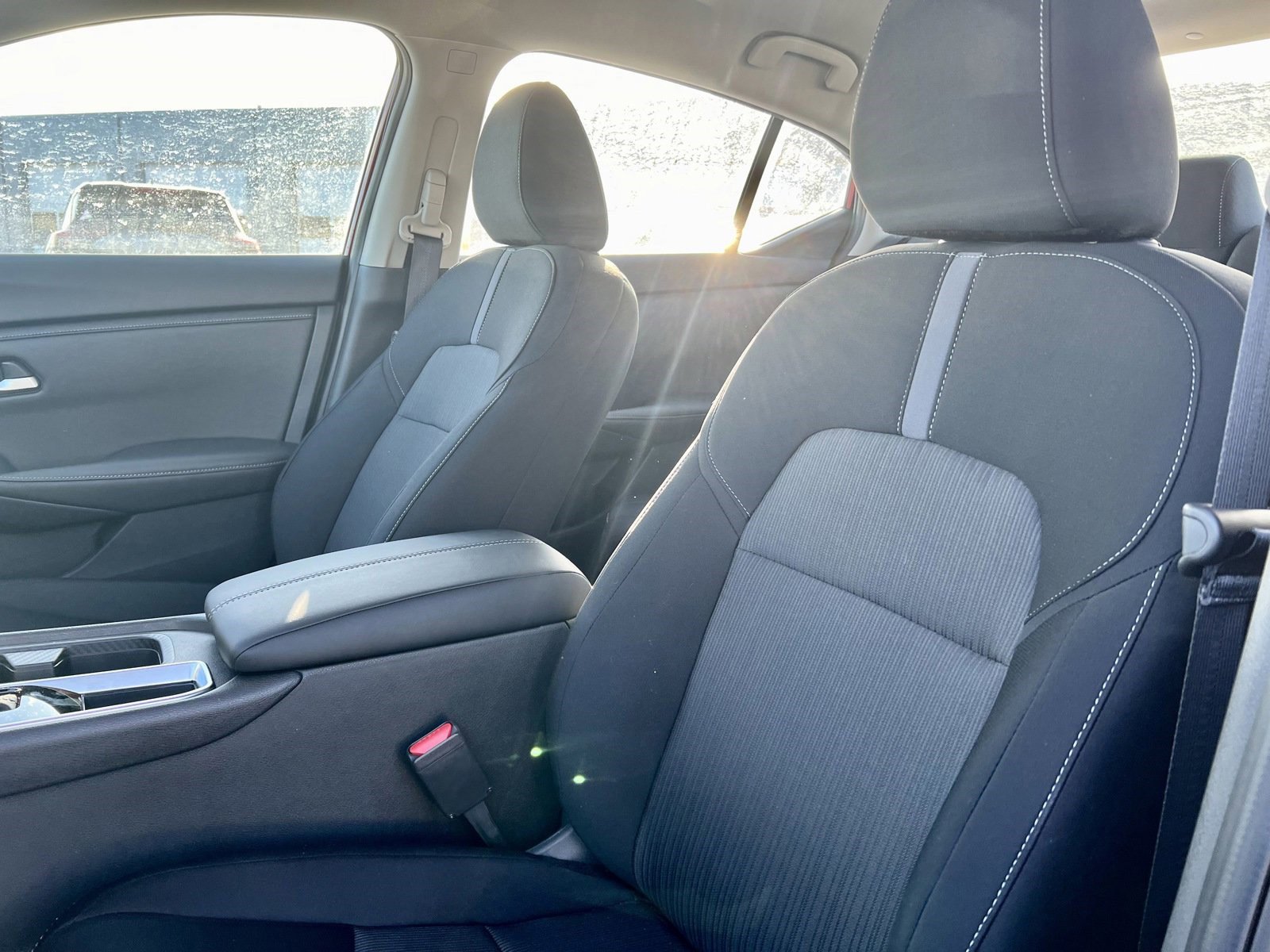 2025 Nissan Sentra SV photo 3