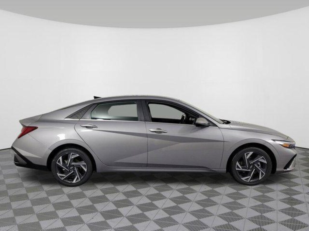 New 2025 Hyundai Elantra Hybrid Limited Sedan