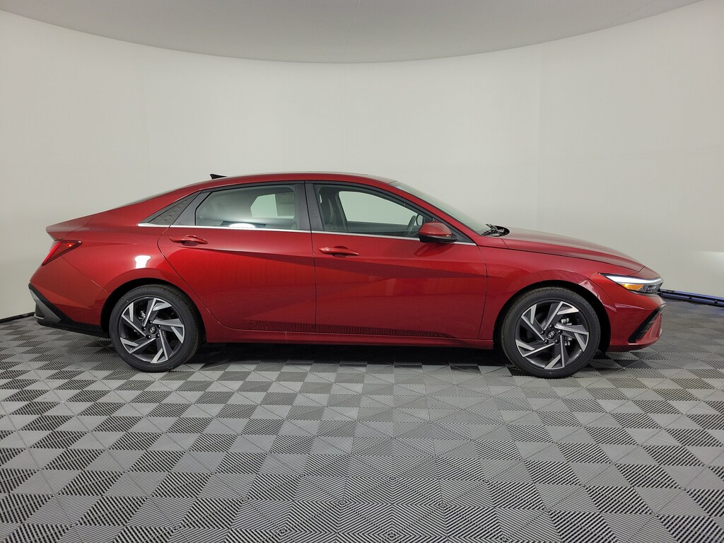 New 2025 Hyundai Elantra SEL Convenience Sedan