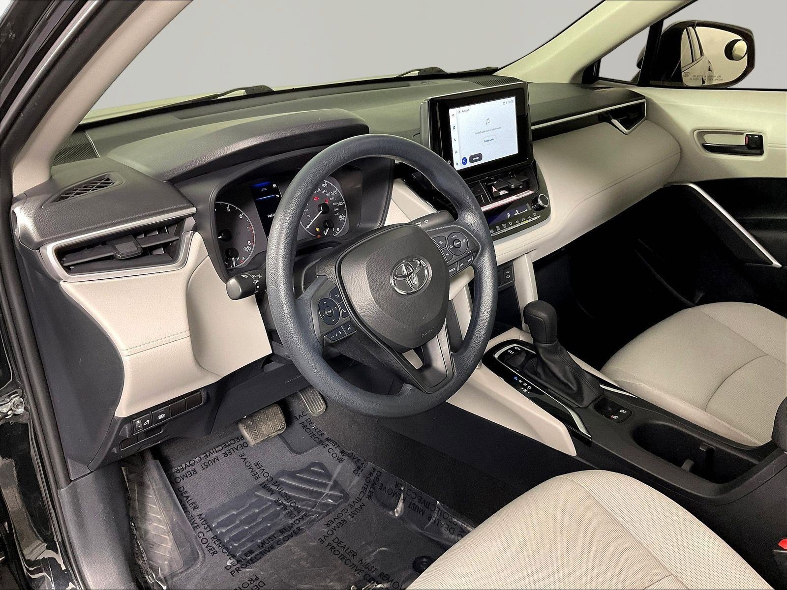 2024 Toyota Corolla Cross L - Photo 17