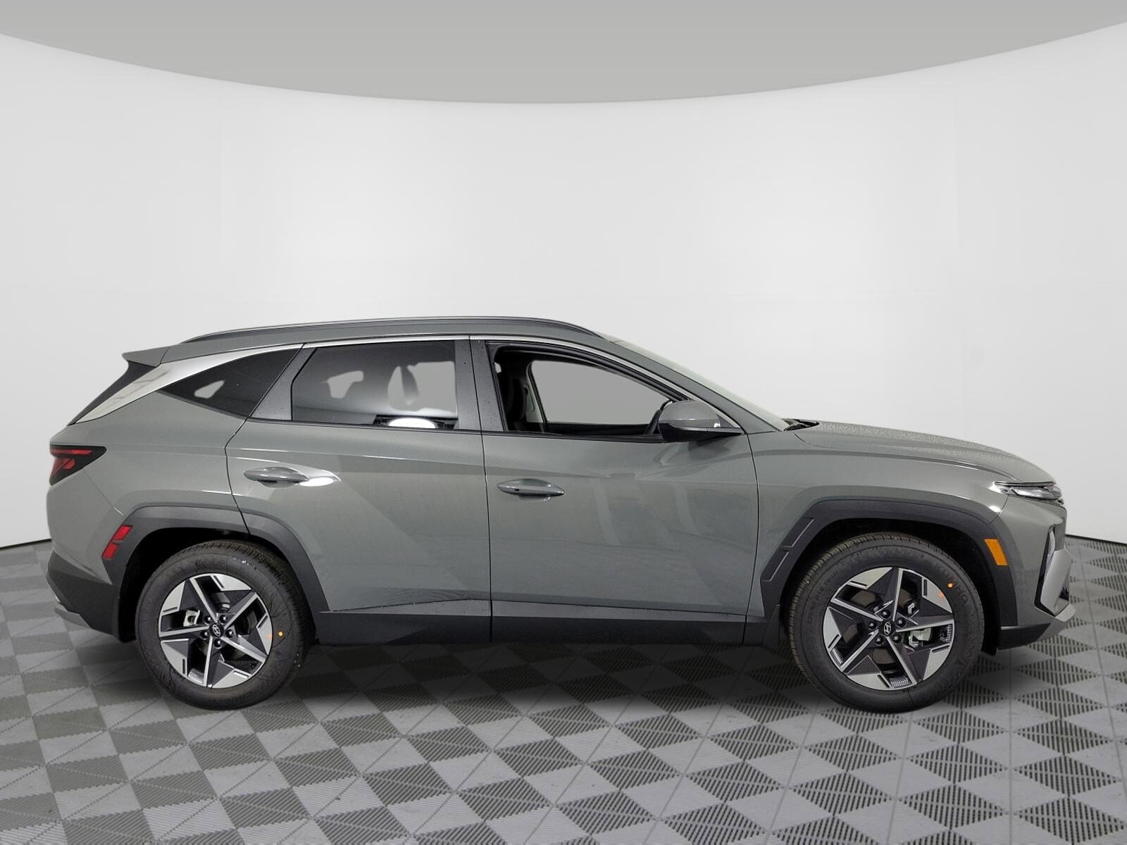 2026 Hyundai Tucson SEL photo 2