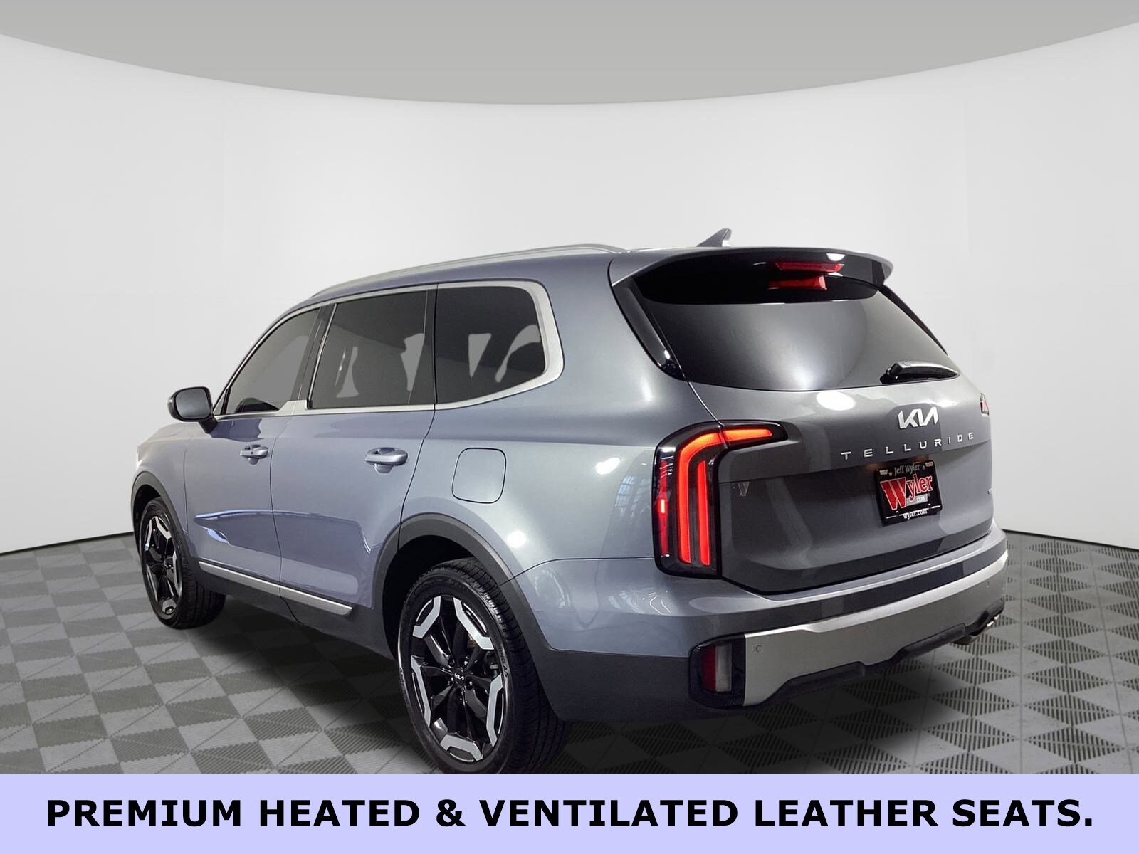 2023 Kia Telluride EX photo 3