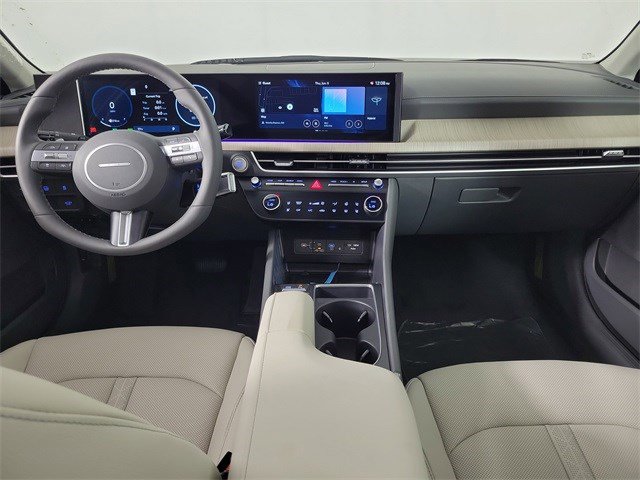 2025 Hyundai Sonata Hybrid Limited photo 4