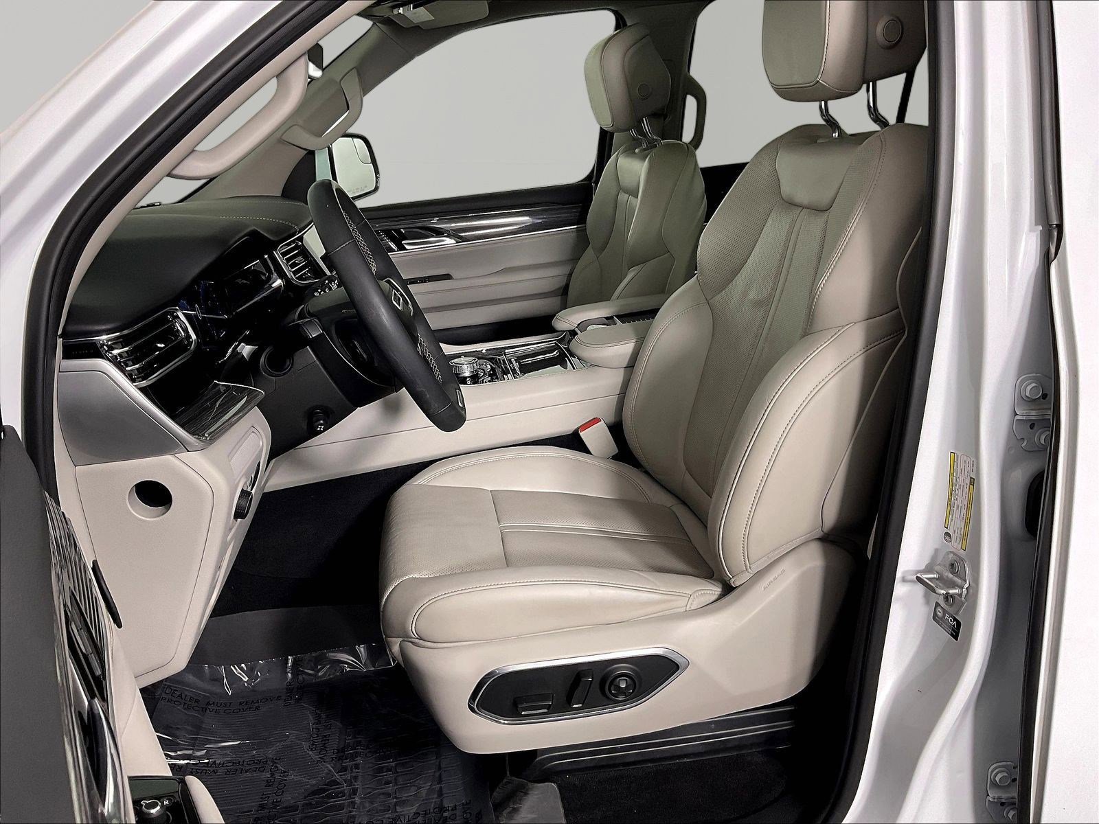 2022 Jeep Wagoneer Series III - Photo 21