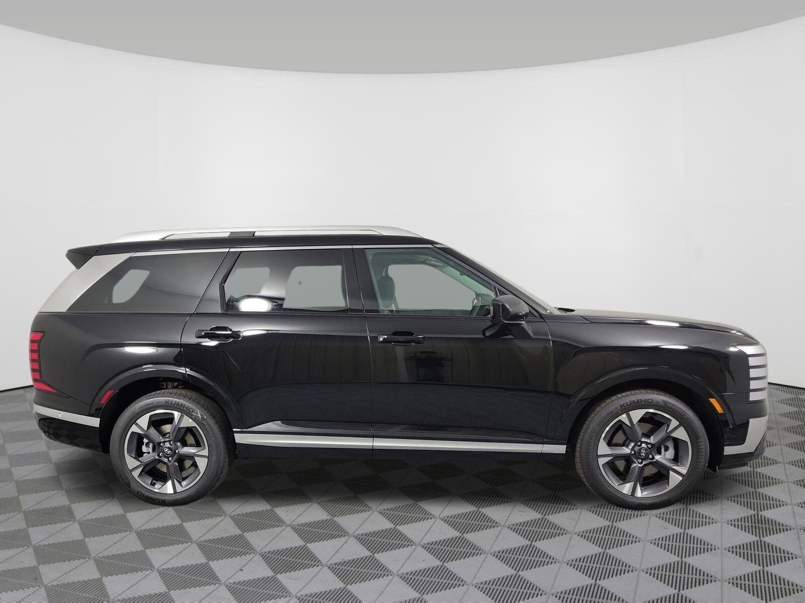 2026 Hyundai Palisade Limited photo 2