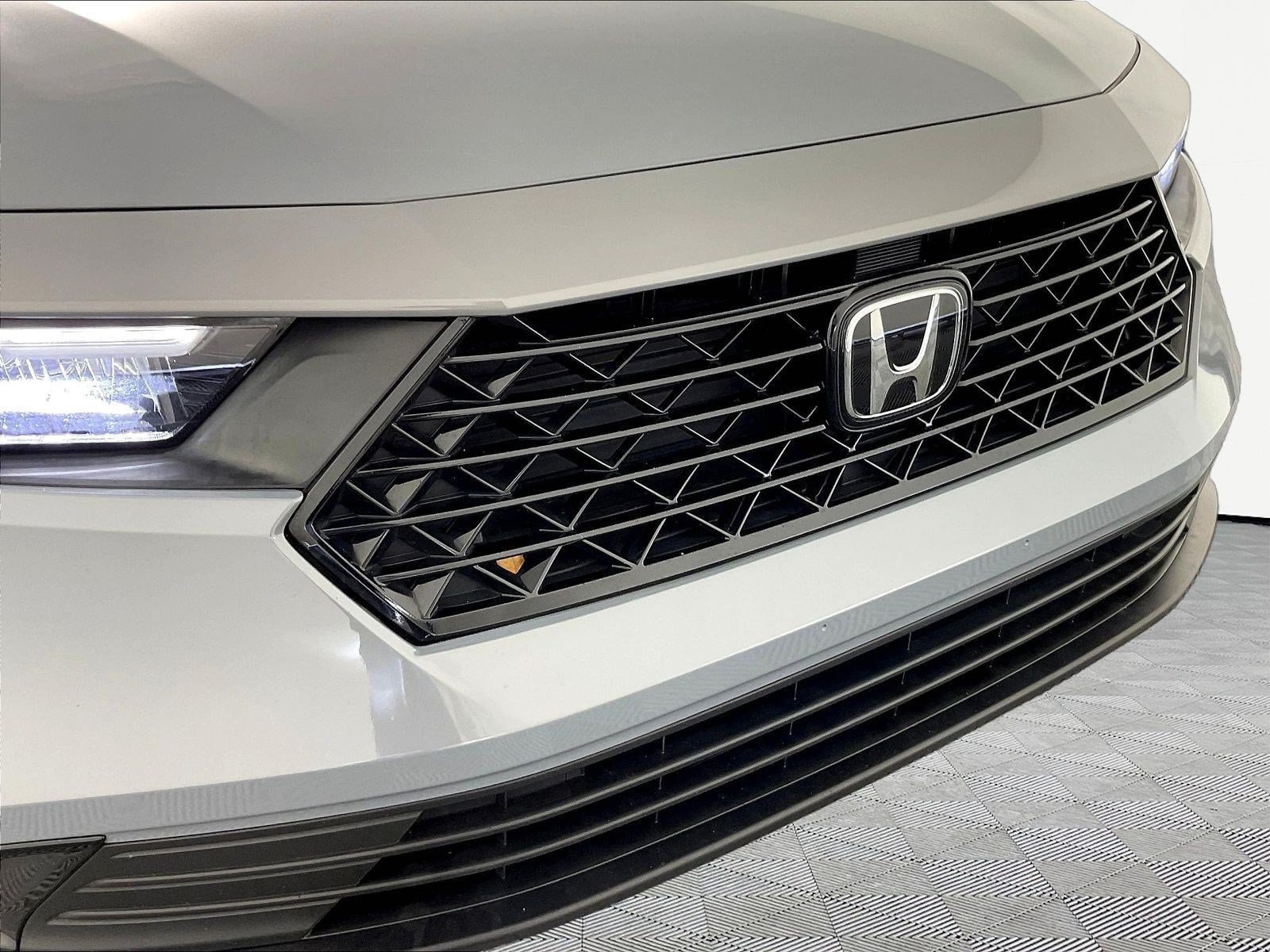 2025 Honda Accord SE - Photo 35