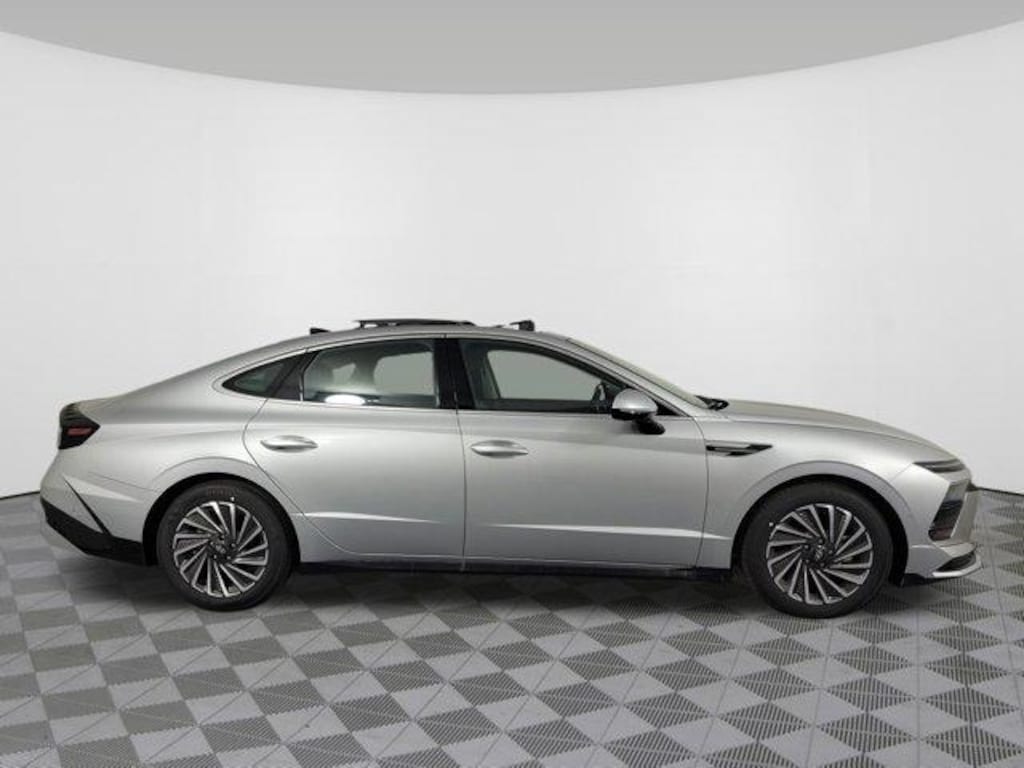New 2025 Hyundai Sonata Hybrid Limited Sedan