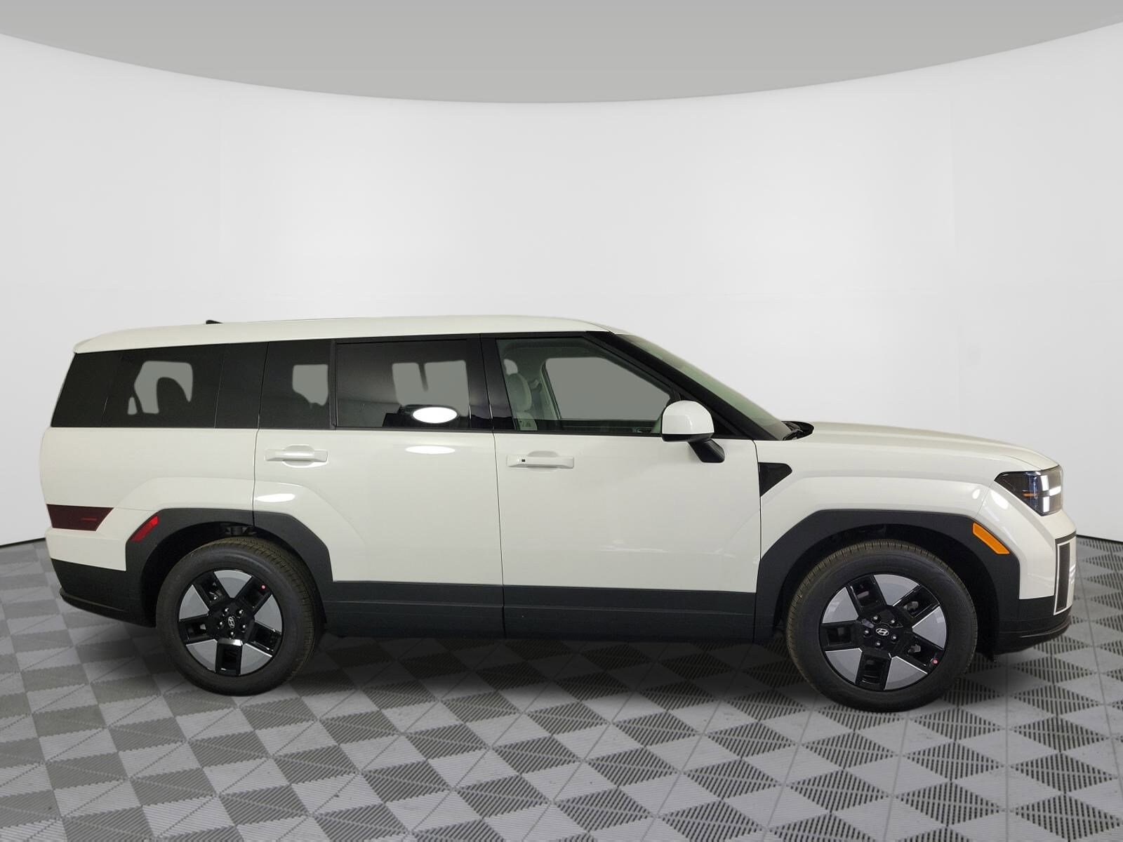 2026 Hyundai Santa Fe SE photo 2