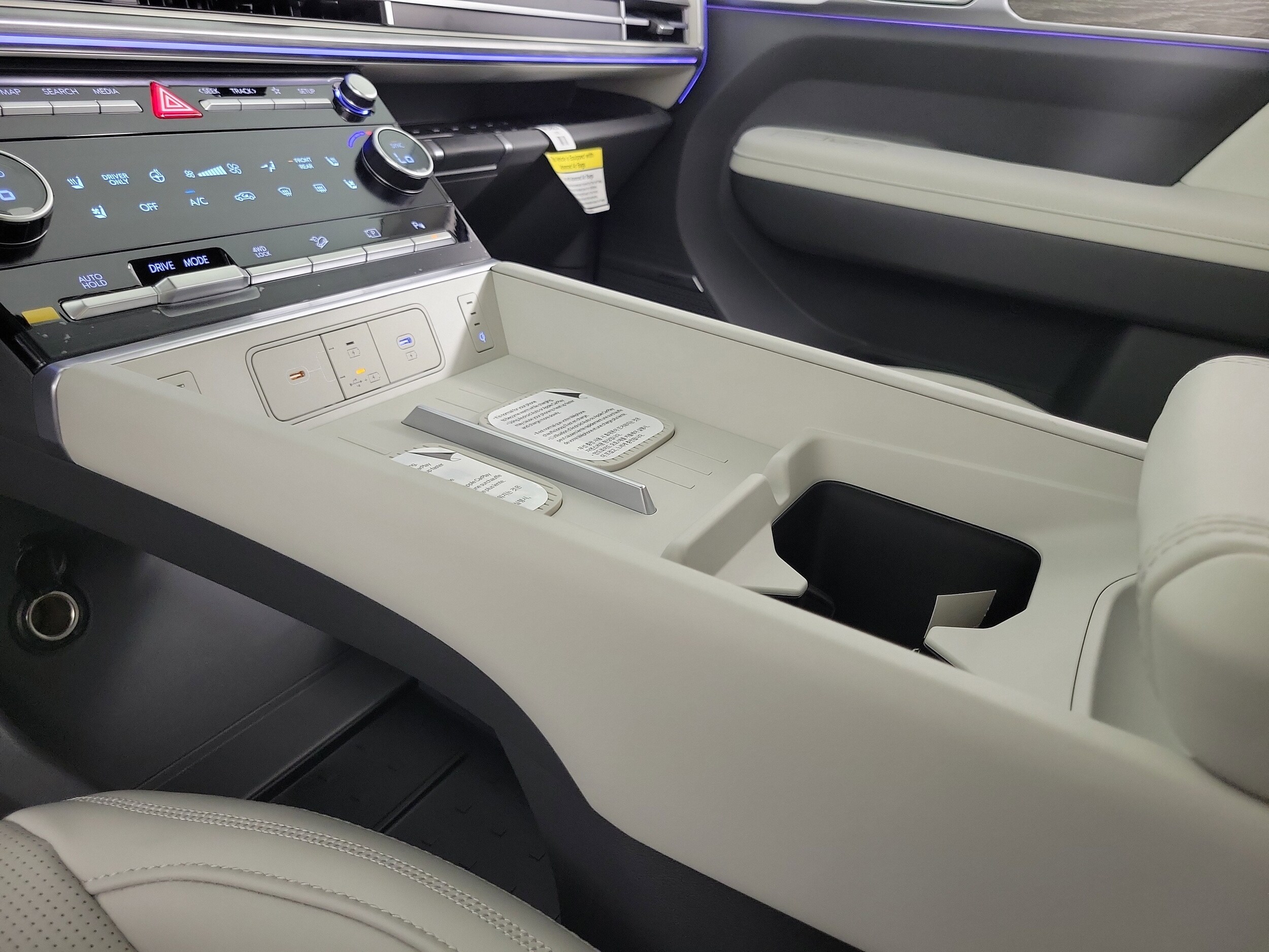 2026 Hyundai Santa Fe Calligraphy - Photo 18