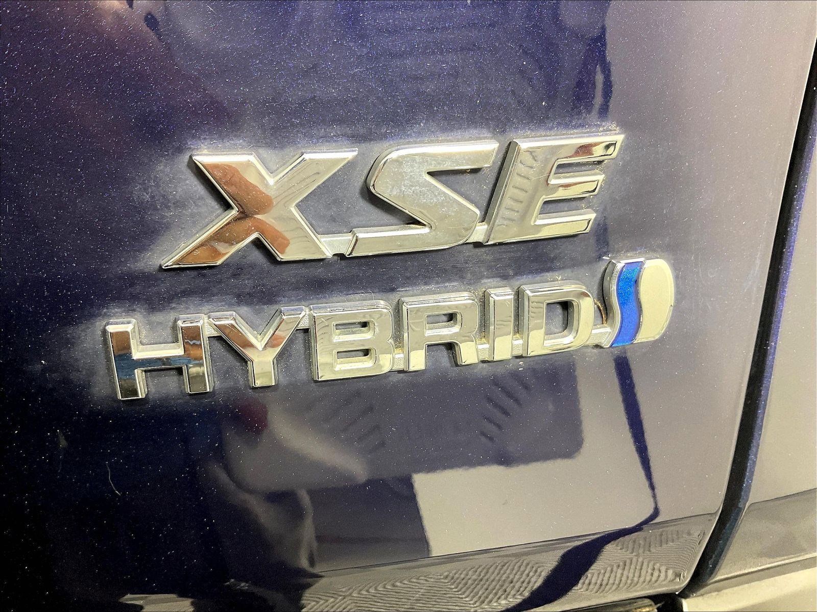 2020 Toyota RAV4 XSE - Photo 24