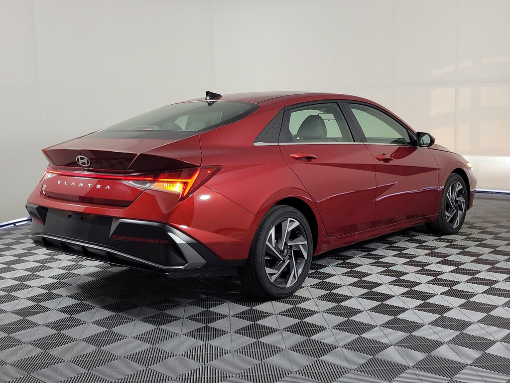New 2025 Hyundai Elantra SEL Convenience Sedan