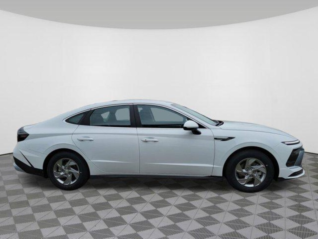New 2025 Hyundai Sonata SE Sedan