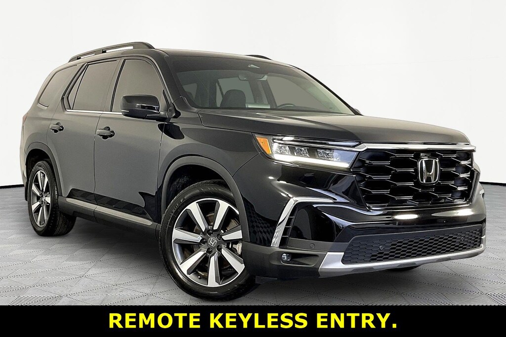 Used 2025 Honda Pilot Touring Touring 2WD