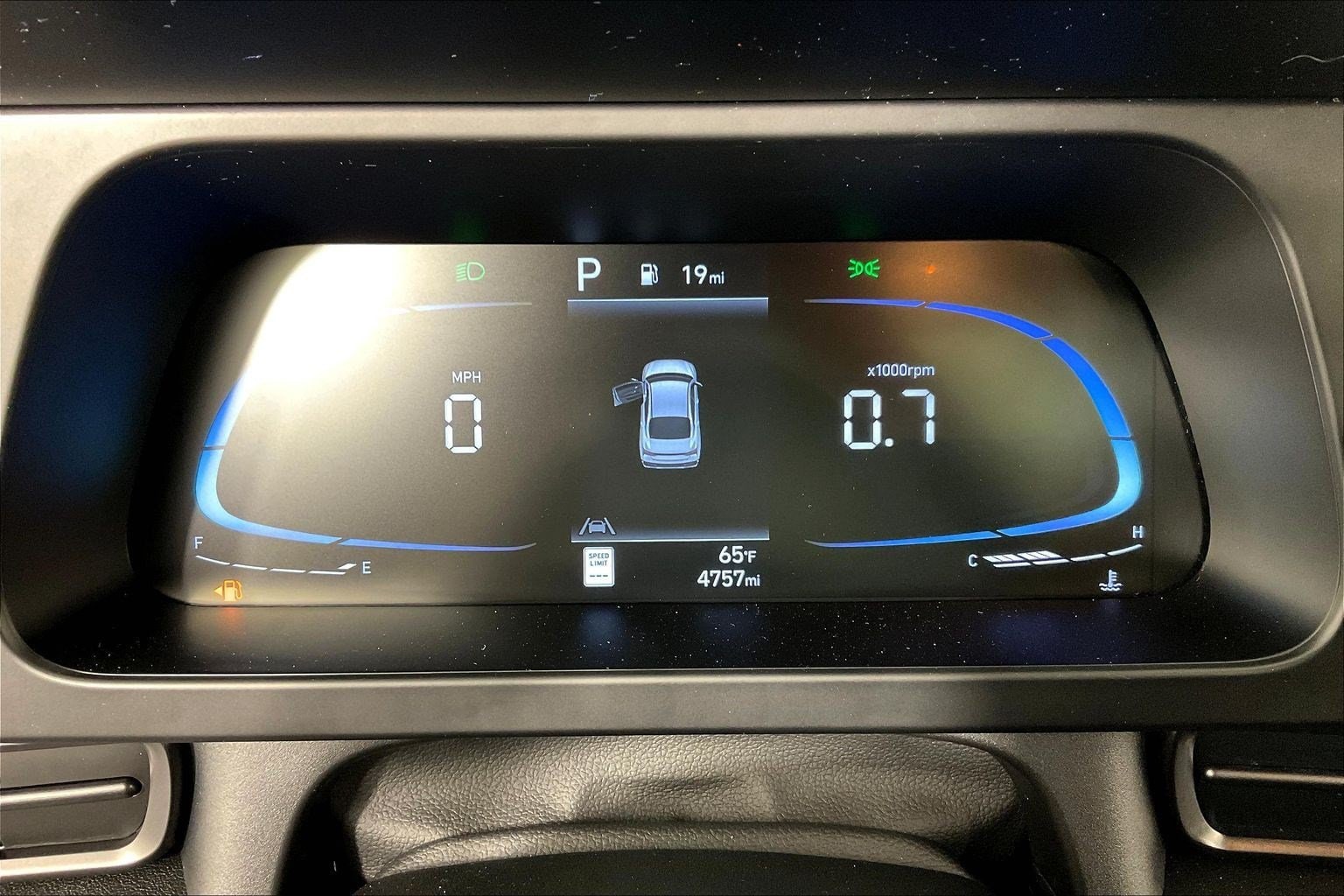 2025 Hyundai Elantra SEL - Photo 16