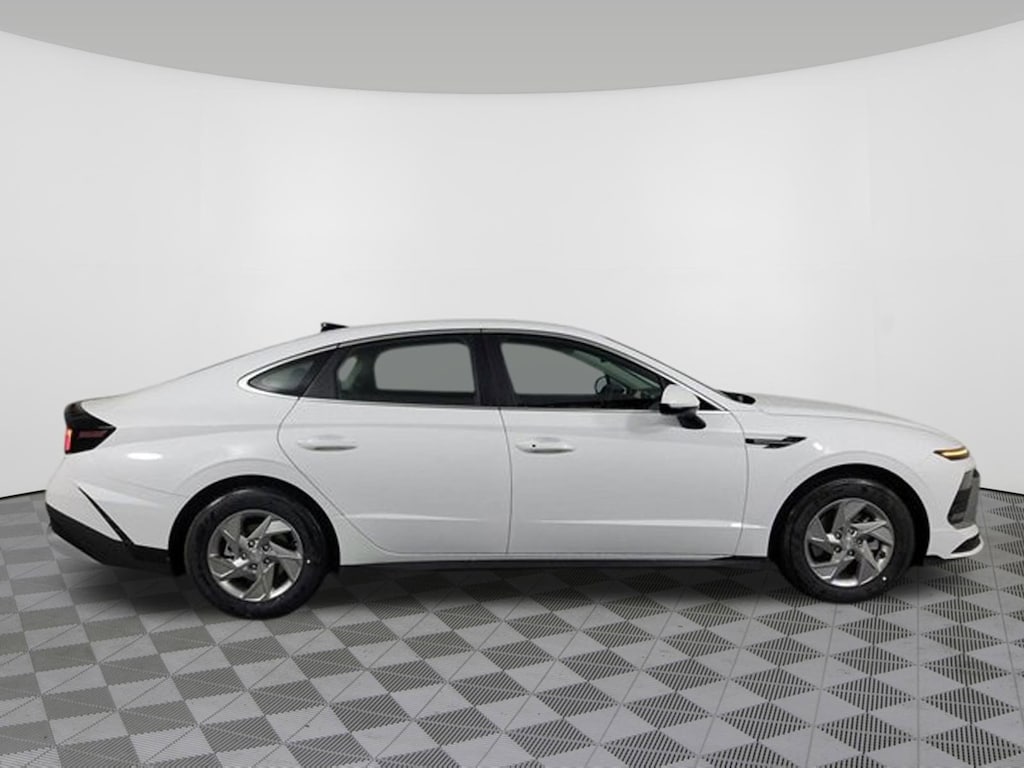 Used 2025 Hyundai Sonata SE SE FWD