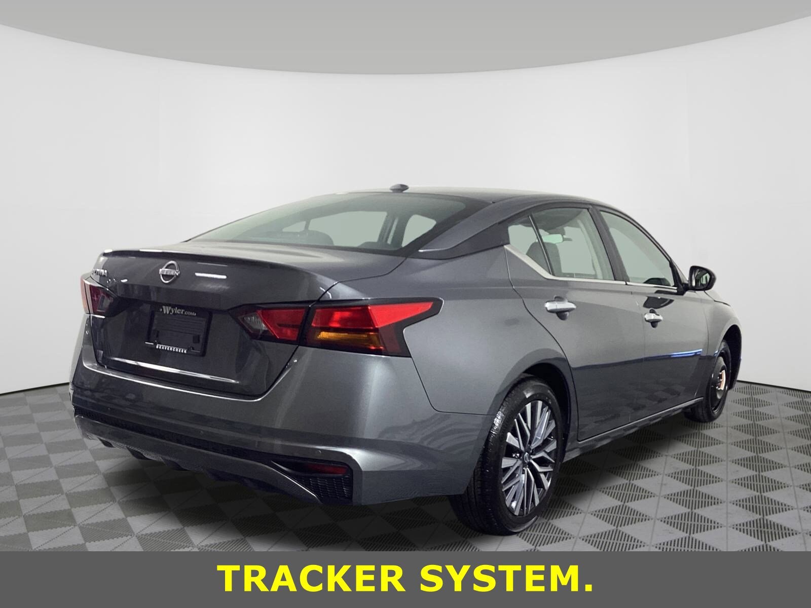 2025 Nissan Altima SV photo 2