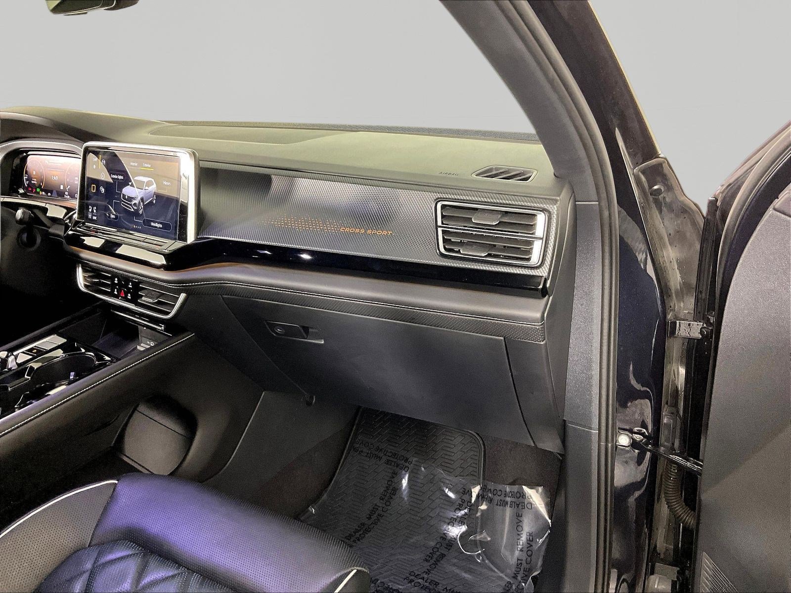 2024 Volkswagen Atlas Cross Sport SEL Premium R-LINE - Photo 26